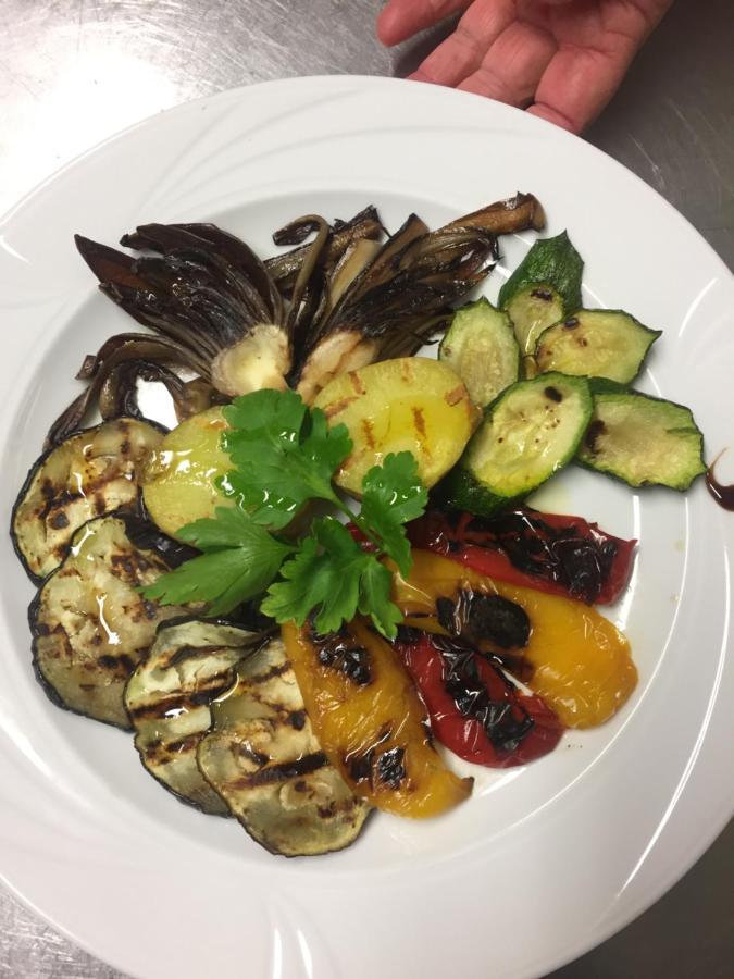 Albergo Bar Ristorante Dolomia บาเดีย ภายนอก รูปภาพ