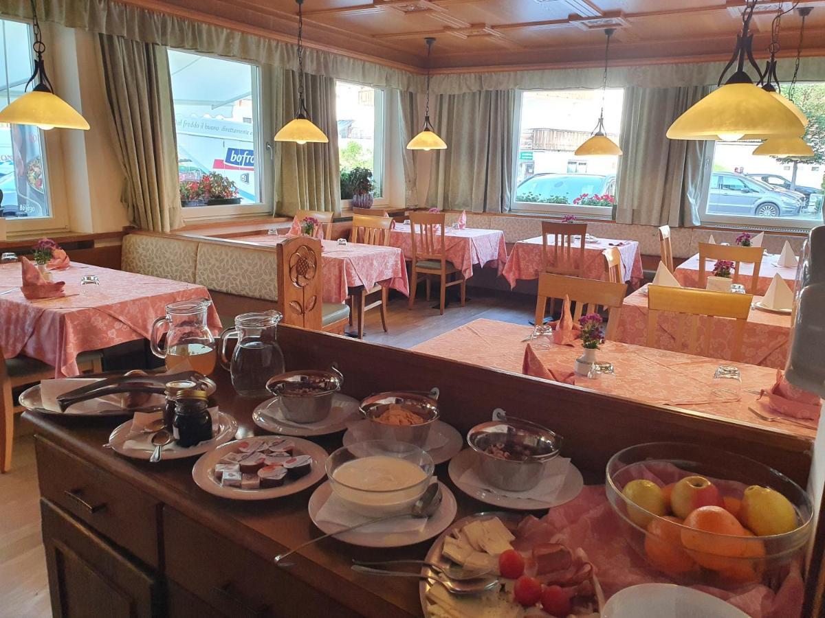 Albergo Bar Ristorante Dolomia บาเดีย ภายนอก รูปภาพ